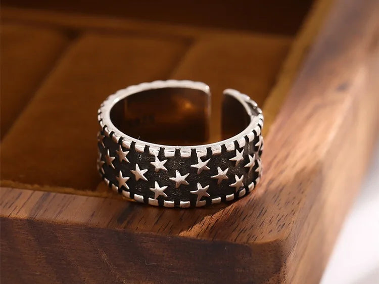 925 Silver Star Ring – Elegant, adjustable, and timeless.