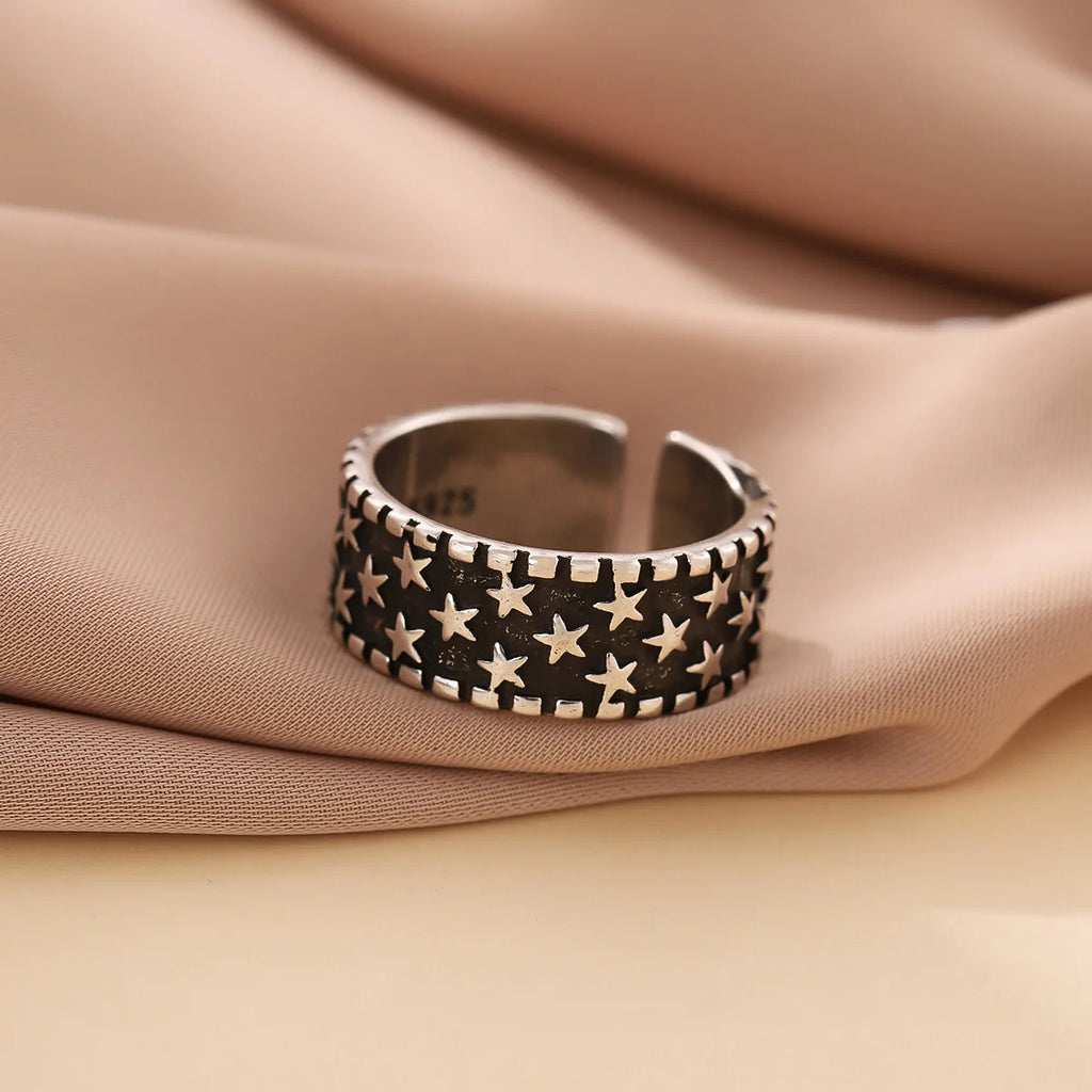 925 Silver Star Ring – Elegant, adjustable, and timeless.